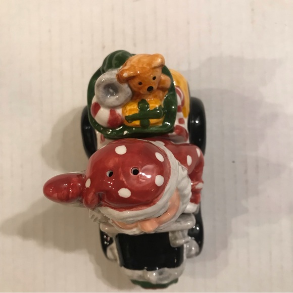 Vintage Santa And Toy Filled Car Salt & Pepper Shaker Set Hand-Painted - Picture 6 of 16